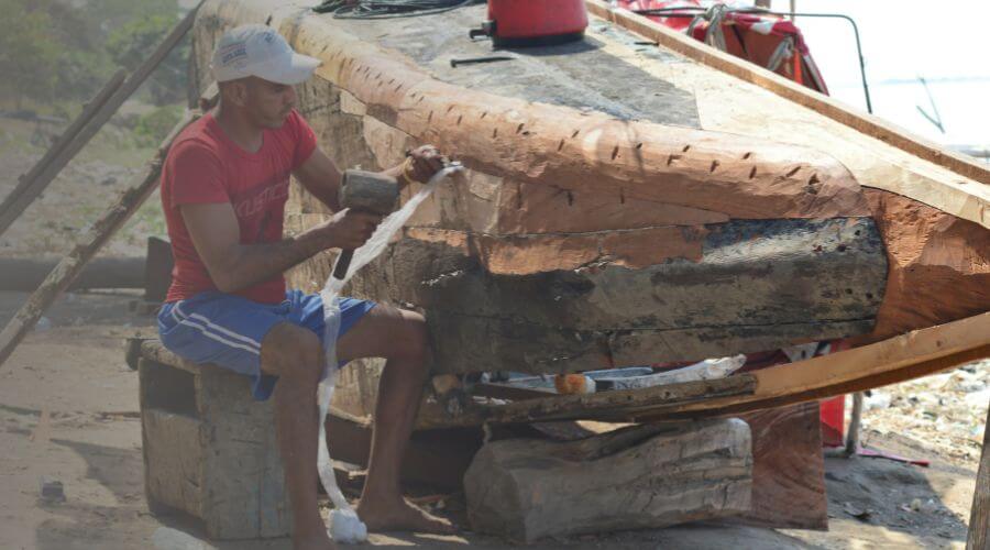 Why choose water damage restoration service for basement flood restoration services in Henderson